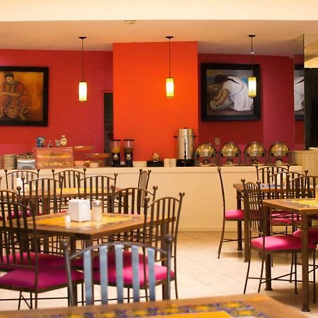 Hotel Real Azteca Boulevard Леон Екстериор снимка