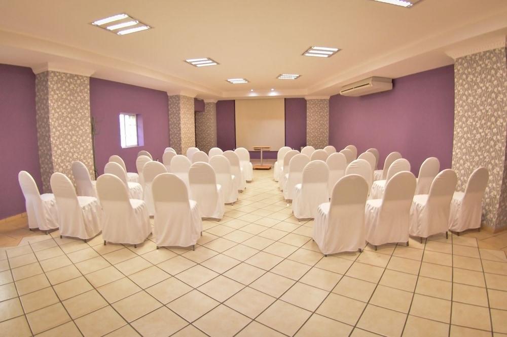 Hotel Real Azteca Boulevard Леон Екстериор снимка