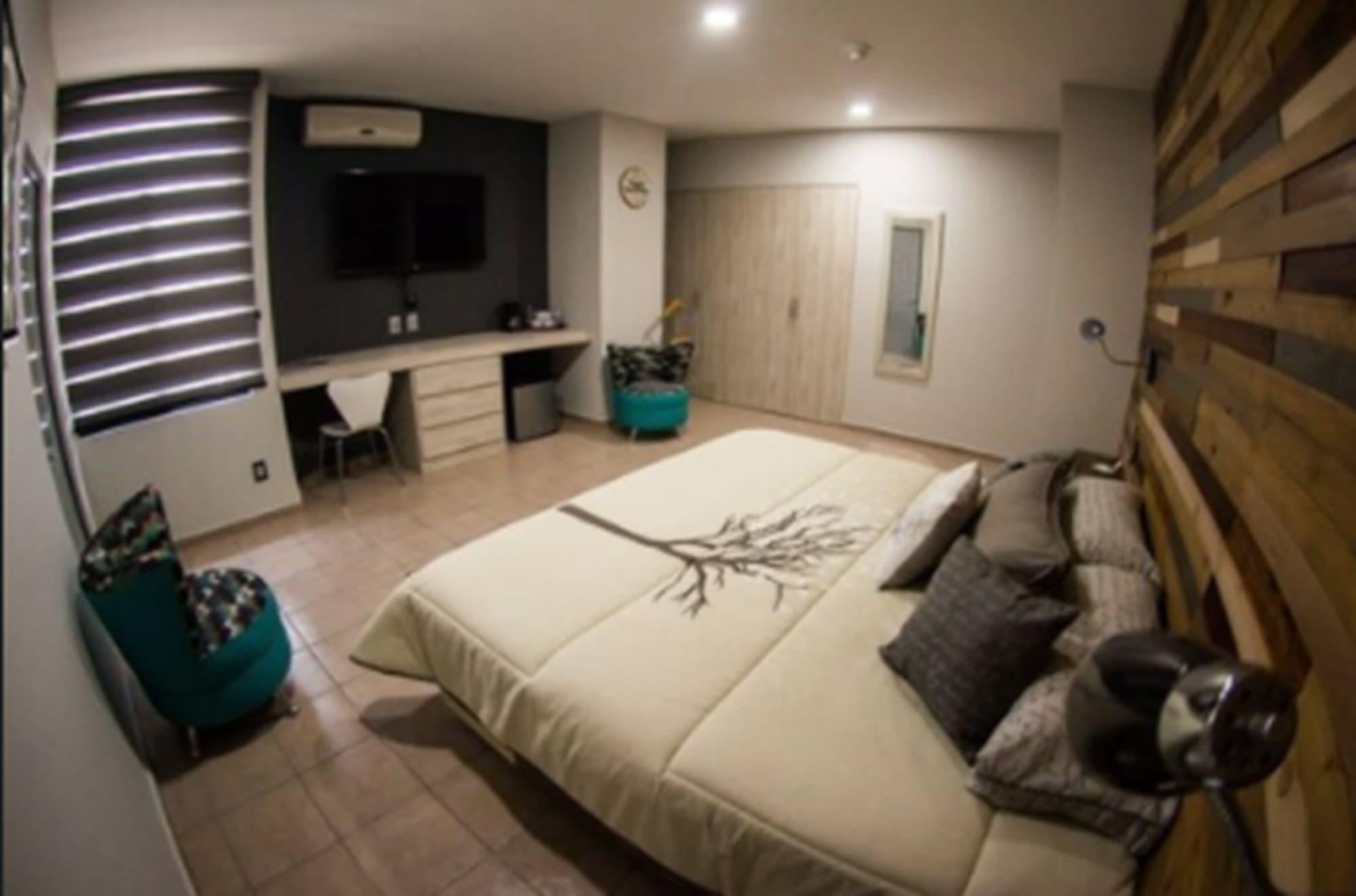 Hotel Real Azteca Boulevard Леон Екстериор снимка