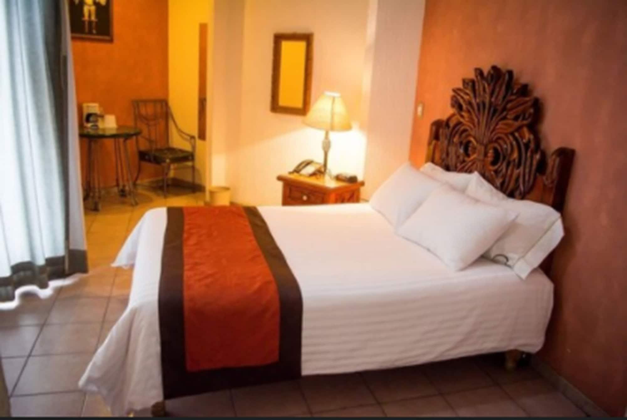 Hotel Real Azteca Boulevard Леон Екстериор снимка