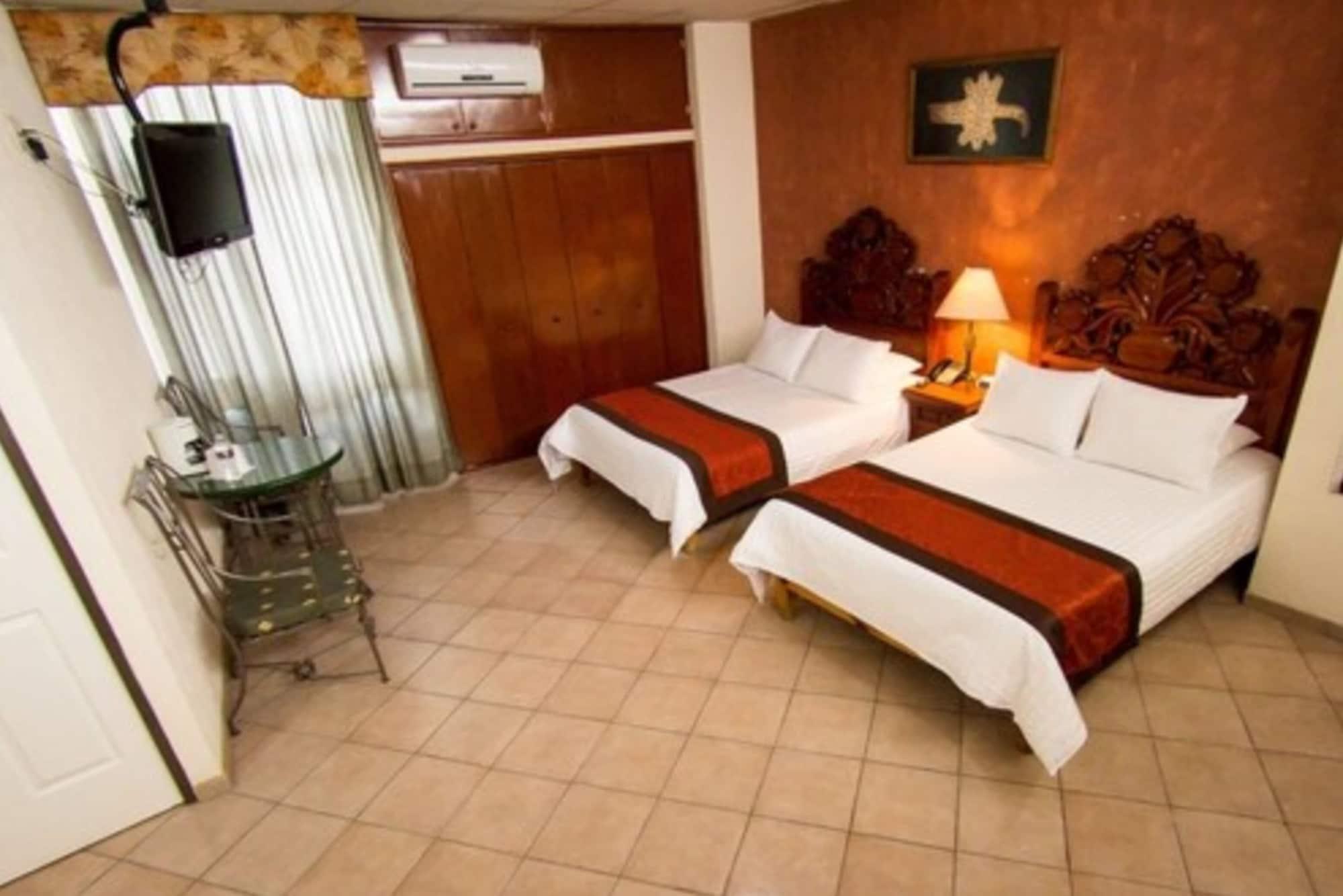Hotel Real Azteca Boulevard Леон Екстериор снимка