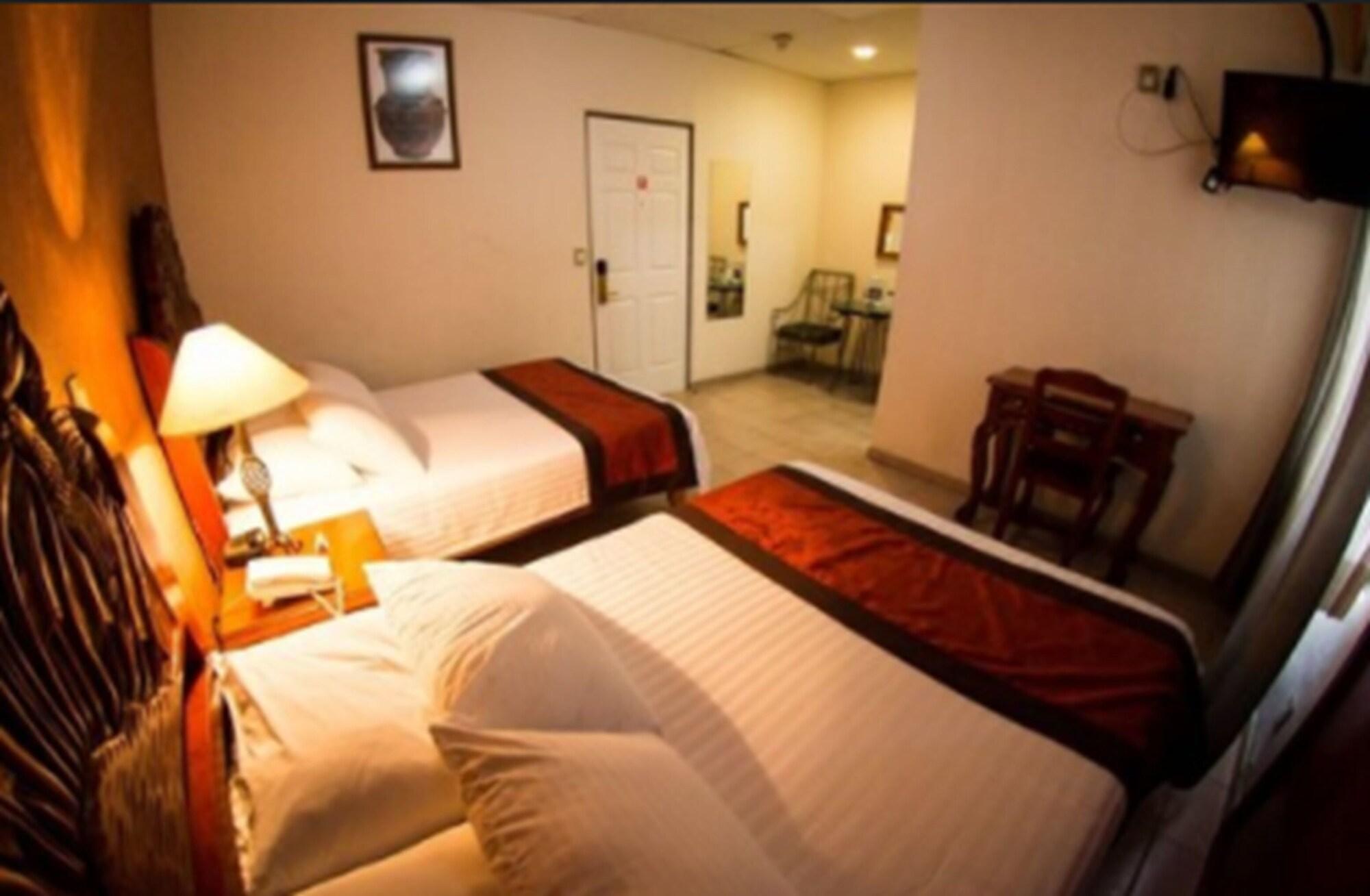 Hotel Real Azteca Boulevard Леон Екстериор снимка