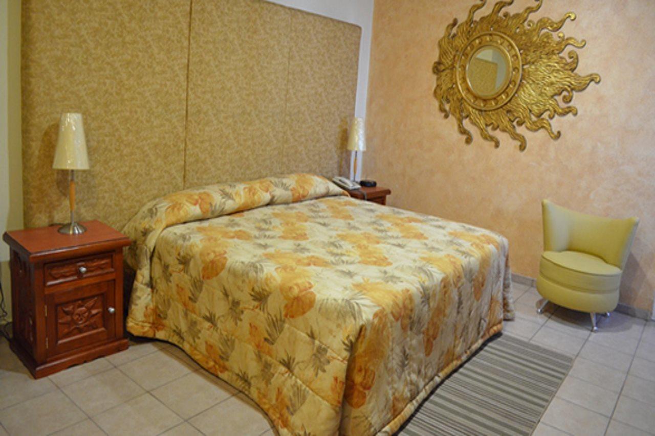 Hotel Real Azteca Boulevard Леон Екстериор снимка