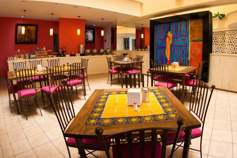 Hotel Real Azteca Boulevard Леон Екстериор снимка