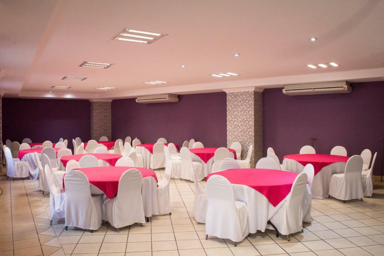 Hotel Real Azteca Boulevard Леон Екстериор снимка